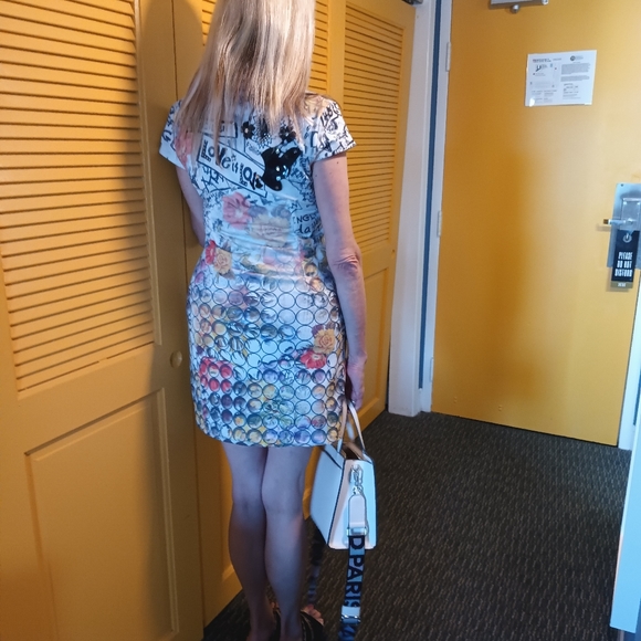 Designer floral short sleeve dress Small - Picture 4 of 9